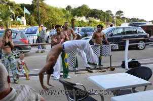 Figures de Capoeira sur le Vieux Port de Pornic - auteur : Hugo de Retz