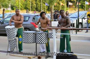 Figures de Capoeira sur le Vieux Port de Pornic - auteur : Hugo de Retz