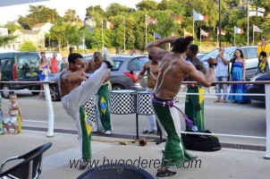 Figures de Capoeira sur le Vieux Port de Pornic - auteur : Hugo de Retz