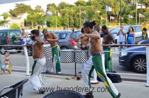 Figures de Capoeira sur le Vieux Port de Pornic - auteur : Hugo de Retz