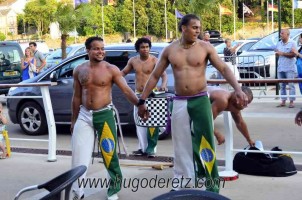 Figures de Capoeira sur le Vieux Port de Pornic - auteur : Hugo de Retz