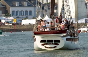 Le Port de Pornic, un jour de Fte de la Mer - auteur : Poissonneries Bacconnais