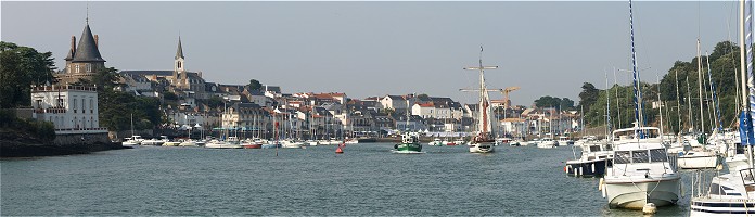 Le Port de Pornic, un jour de Fte de la Mer - auteur : Poissonneries Bacconnais