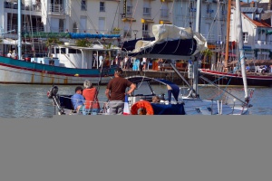 De l'autre ct du Vieux-Port de Pornic - auteur : Poissonneries Bacconnais