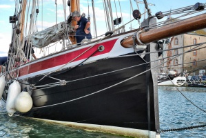 Le Saint-Michel II rentre dans le port de Pornic 