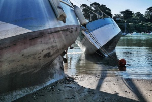 PORNIC : chouage de vieux bateaux 