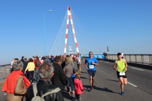 Tous sur le Pont de Saint Nazaire - auteur : Mairie de Saint Brevin les Pins