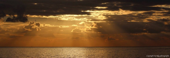 Plage de la Noveillard : une soire Magique...  - auteur : Roger Urfer