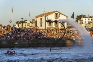 Le magnifique show de flyboard par l'quipe Zapata - auteur : Michel MAURICE