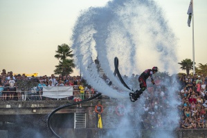 Le magnifique show de flyboard par l'quipe Zapata - auteur : Michel MAURICE