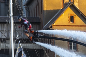 Le magnifique show de flyboard par l'quipe Zapata - auteur : Michel MAURICE