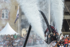 Le magnifique show de flyboard par l'quipe Zapata