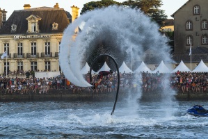 Le magnifique show de flyboard par l'quipe Zapata