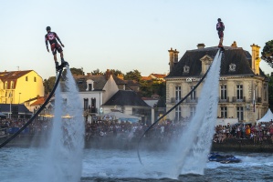 Le magnifique show de flyboard par l'quipe Zapata - auteur : Michel MAURICE