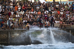 Le magnifique show de flyboard par l'quipe Zapata - auteur : Michel MAURICE