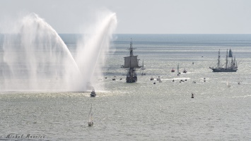  Dbord de Loire avec L'Hermione et le Belem