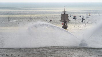  Dbord de Loire avec L'Hermione et le Belem - auteur : Michel MAURICE