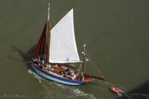  Dbord de Loire avec L'Hermione et le Belem