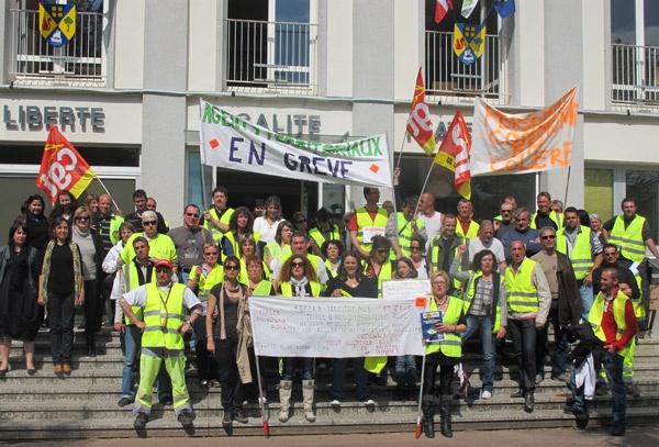 Pornic - 06/04/2012 - Saint Brevin : grve chez les agents territoriaux de la municipalit