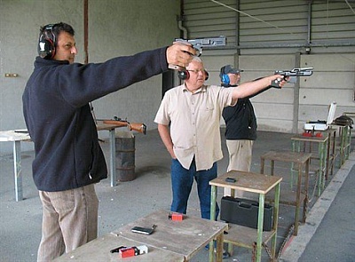 Pornic - 31/07/2012 - Pornic : Le stand attend les amateurs de tir d`adresse