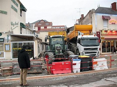 Pornic - 09/01/2013 - Une crperie et des trottoirs en moins sur les quais de Pornic