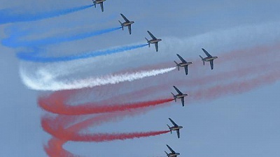 Pornic - 03/08/2015 - Vido : La Patrouille de France blouit Pornic