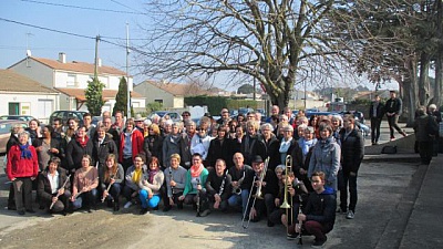 Pornic - 30/03/2016 - LOrchestre dharmonie et Chur de Jade ensemble sur scne  Pornic 